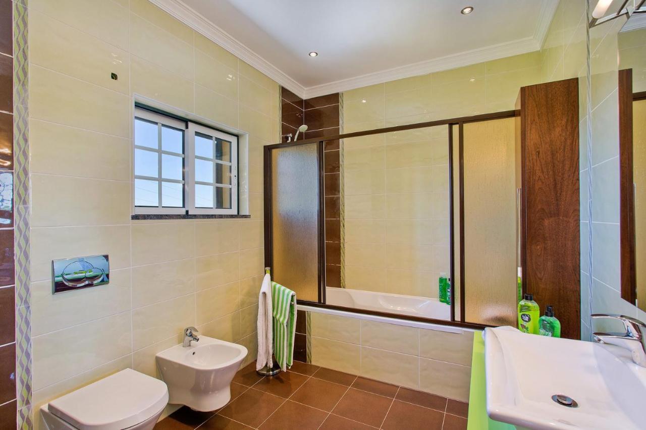 Villa Nincha - Heated Pool - Free Wi-Fi - Air Con Albufeira Exterior foto